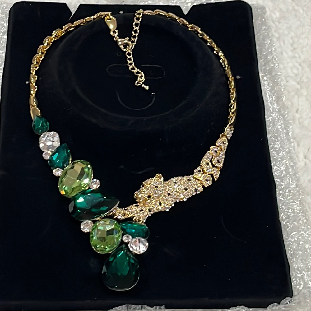 Off Park Collection rare find rhinestone leopard with green stones necklace